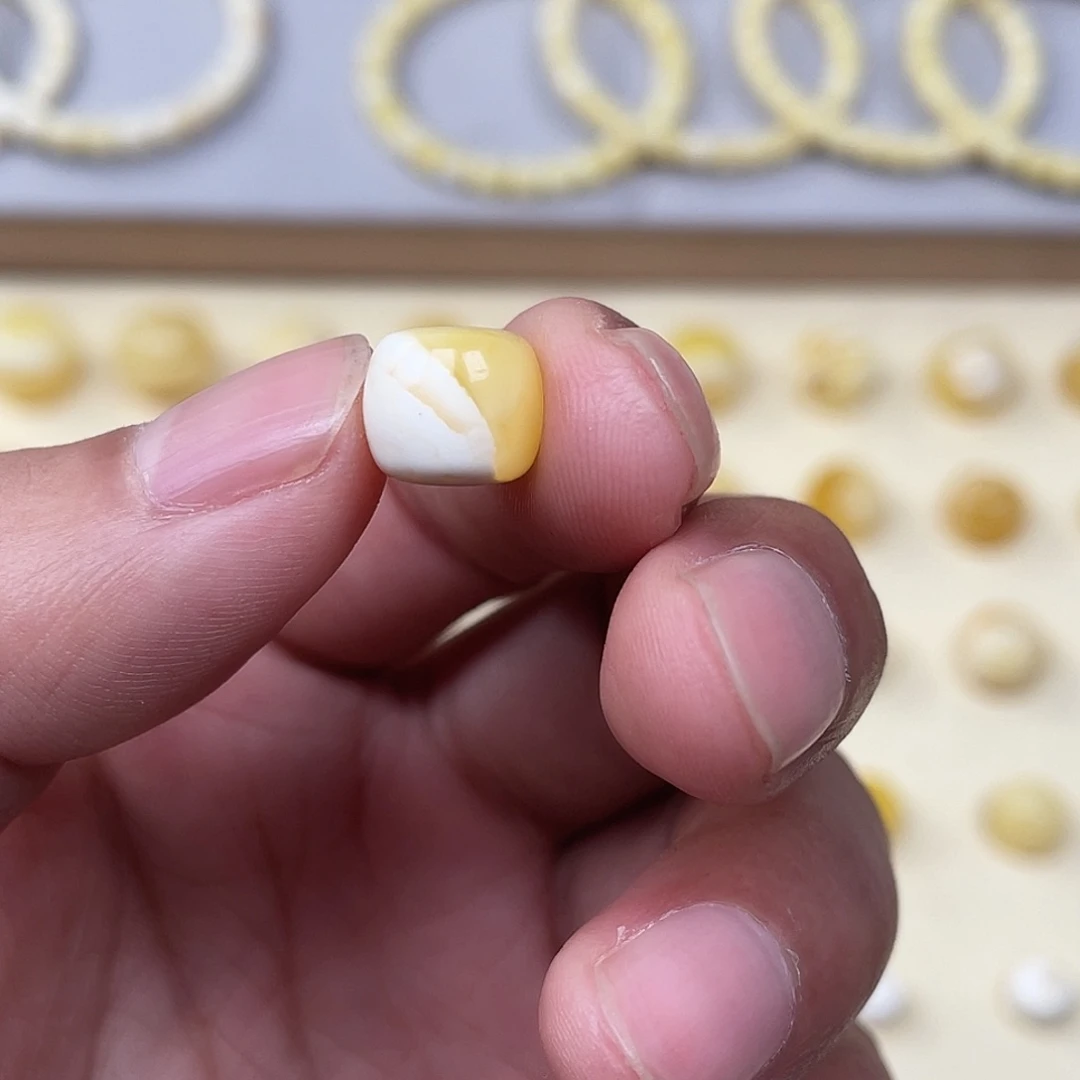 琥珀未镶嵌裸石10.1mm