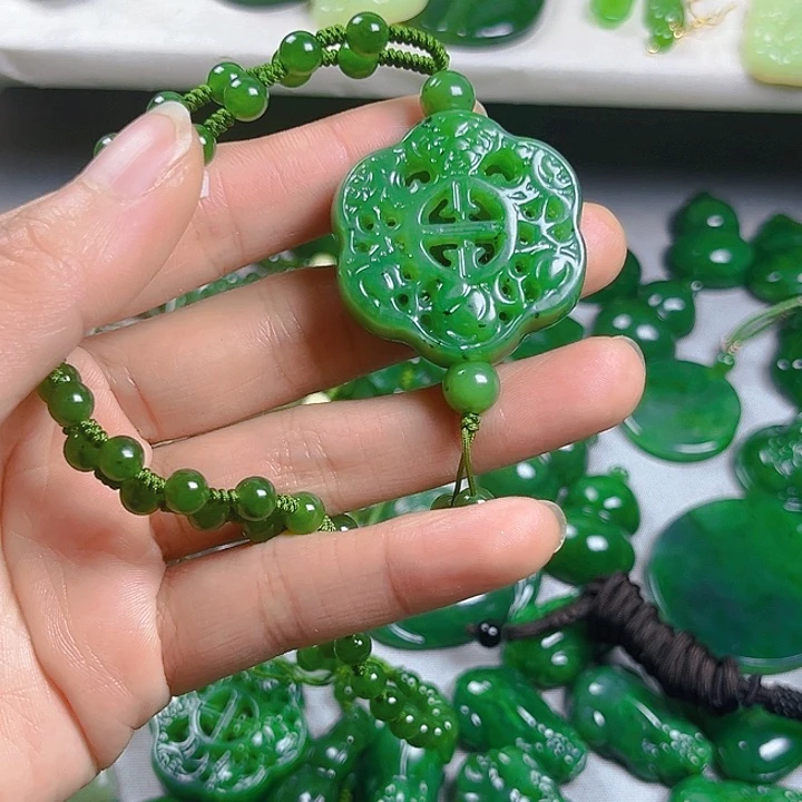 颈饰未镶嵌和田玉A****？