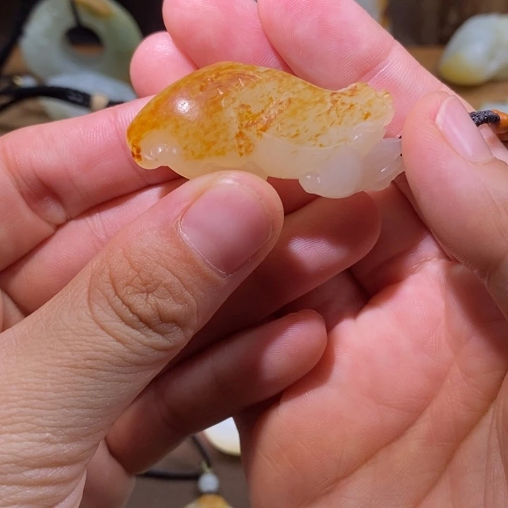 若***物和田玉未镶嵌吊坠(不含链)