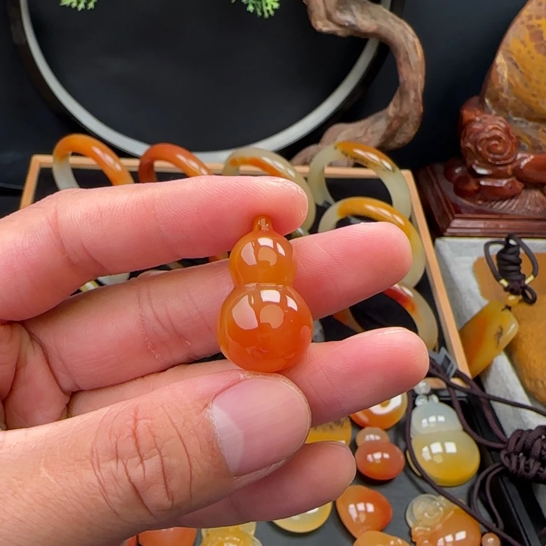 石英质玉（黄龙玉）未镶嵌吊坠(不含链)