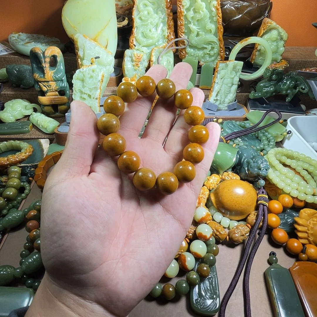 透闪石质玉未镶嵌珠宝奇石