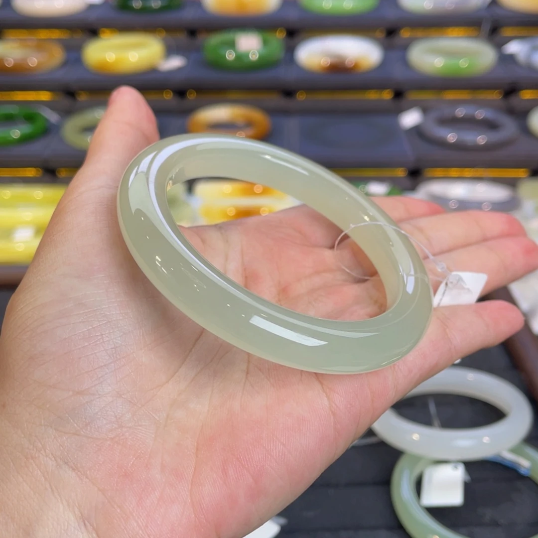 未镶嵌手镯和田玉e****n-冰晴