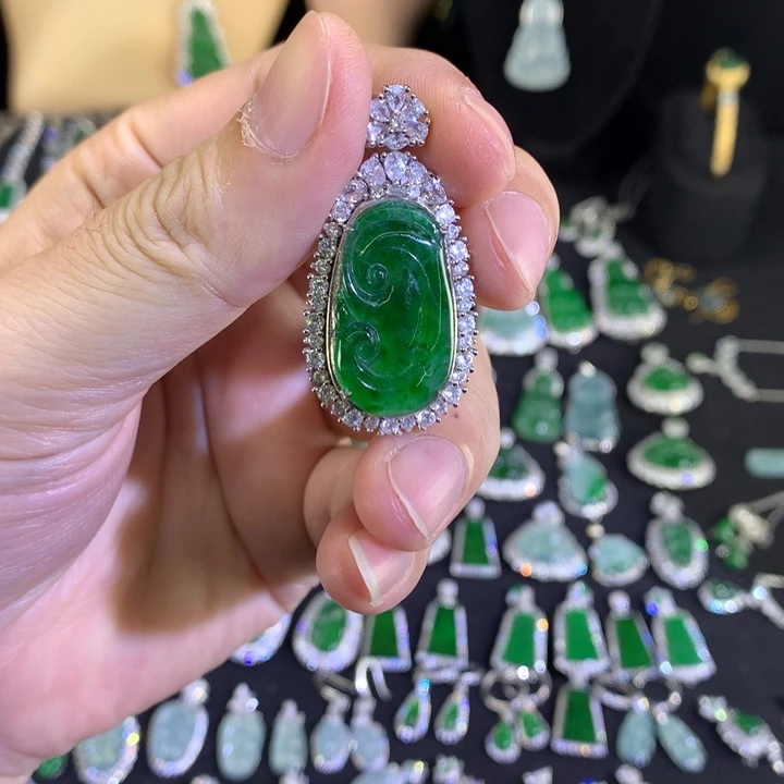 颈饰银S925镶嵌翡翠