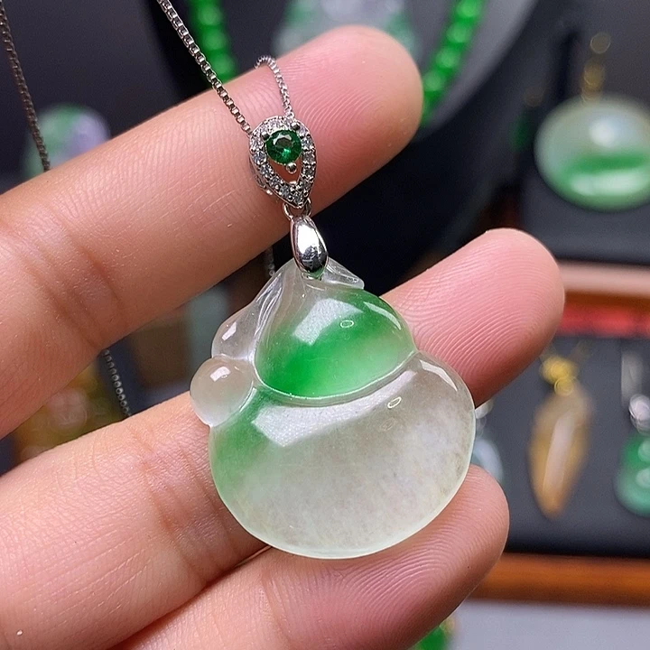 吊坠(赠链)未镶嵌翡翠