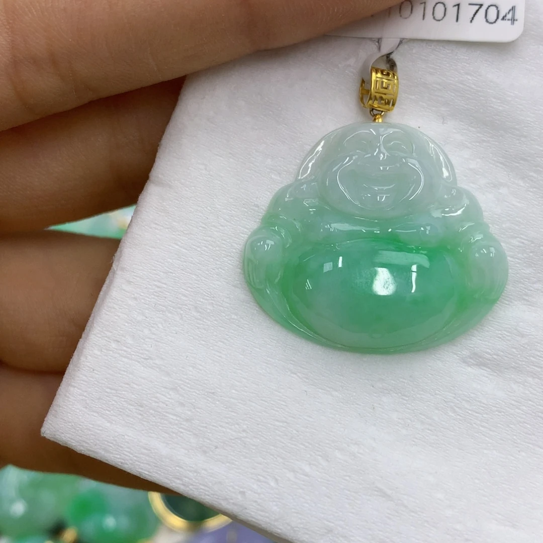 翡翠18K金镶嵌颈饰翡翠