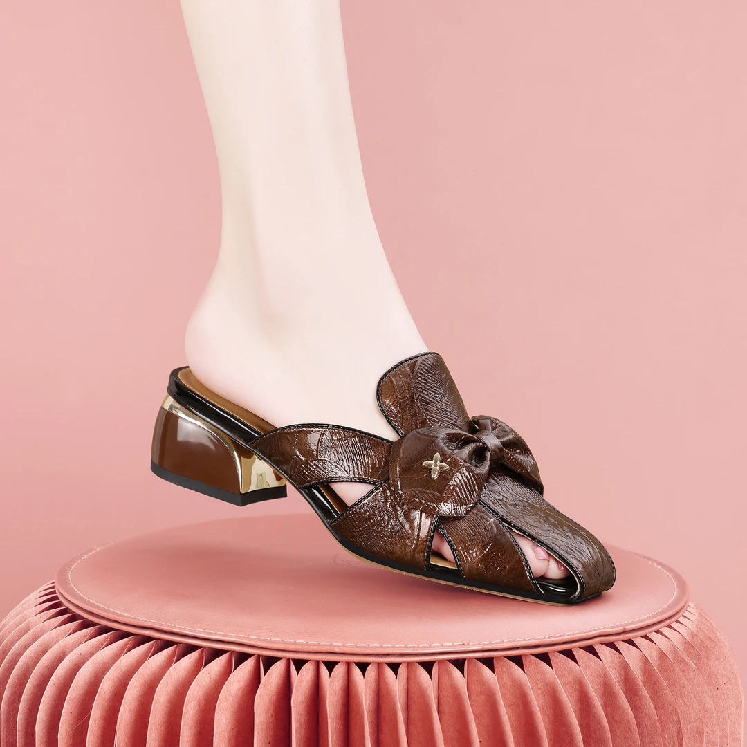 梵芮诗2025新款春夏蝴蝶结拼色气质时尚粗跟低跟女凉拖鞋-J1257