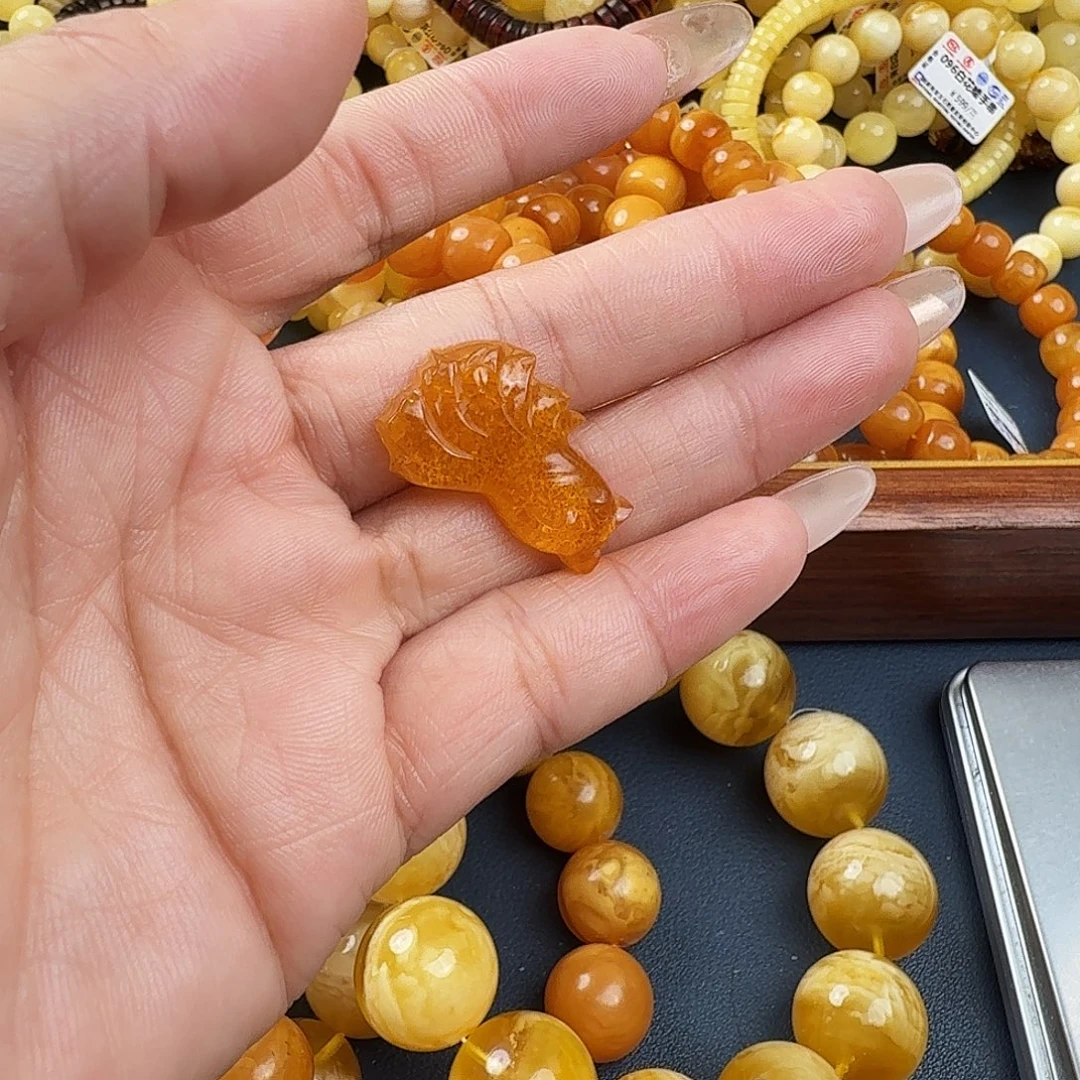 琥珀未镶嵌珠宝奇石