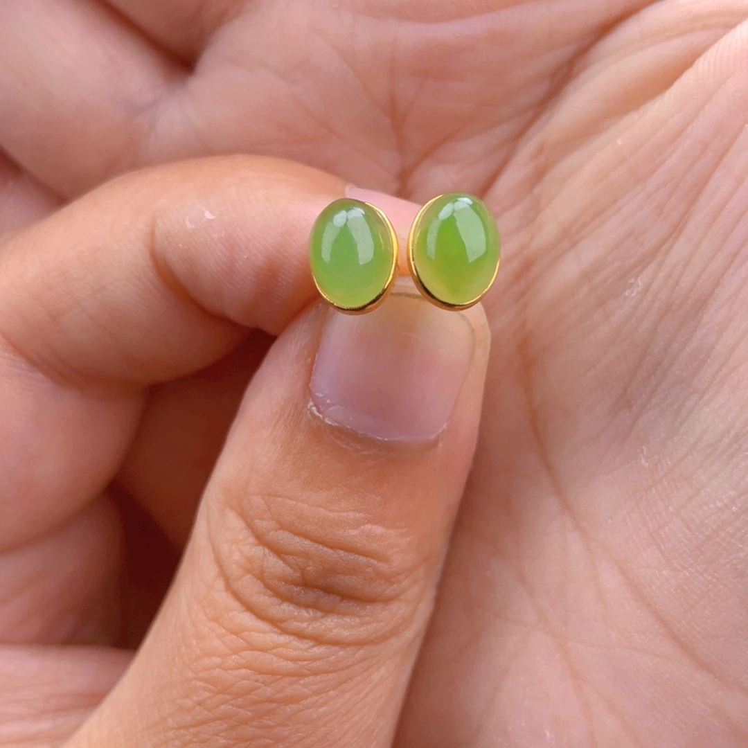 和田玉（碧玉）18K金镶嵌耳钉蛋面耳钉