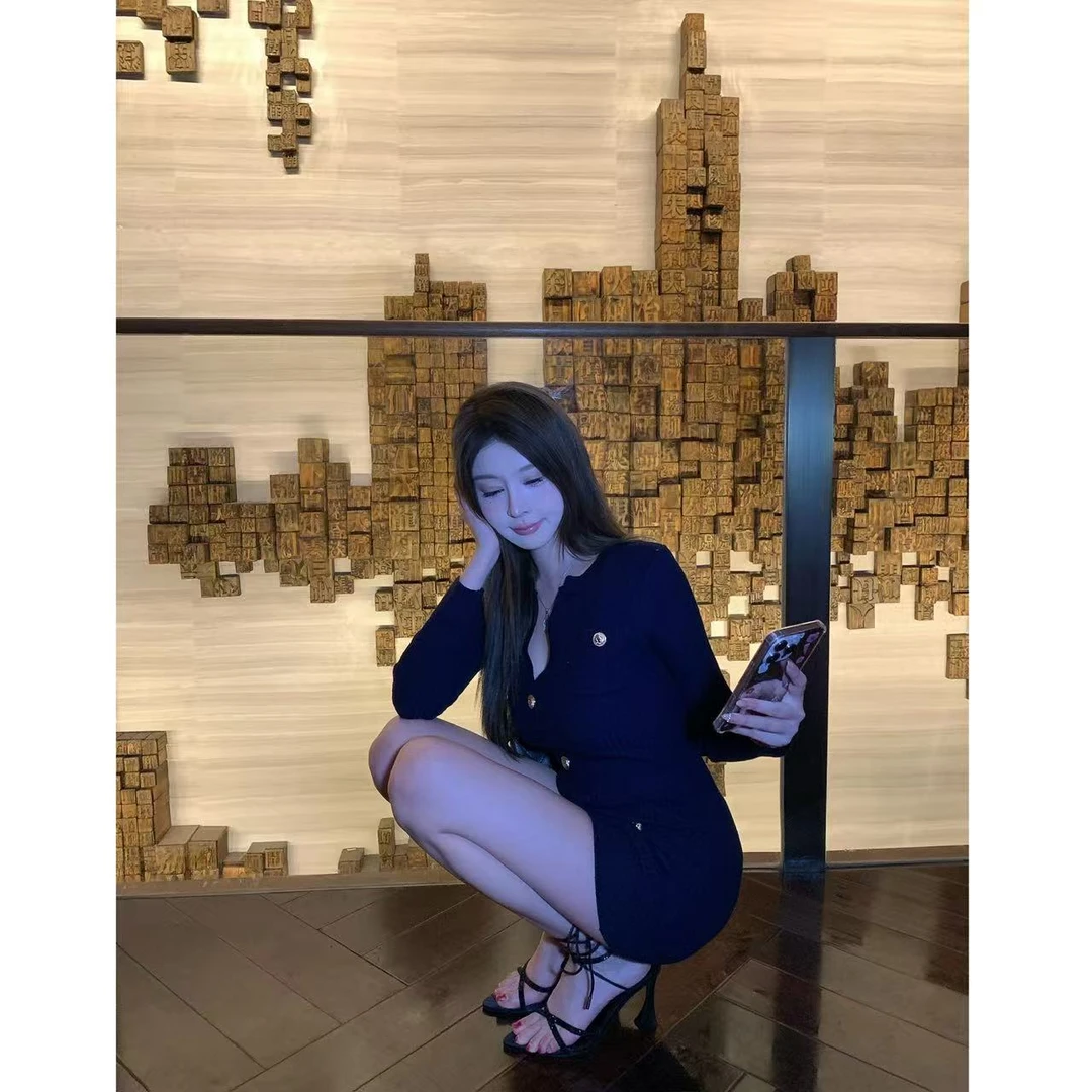 【爱宝】小香风千金感收腰显瘦巴尔曼连衣裙AB1003