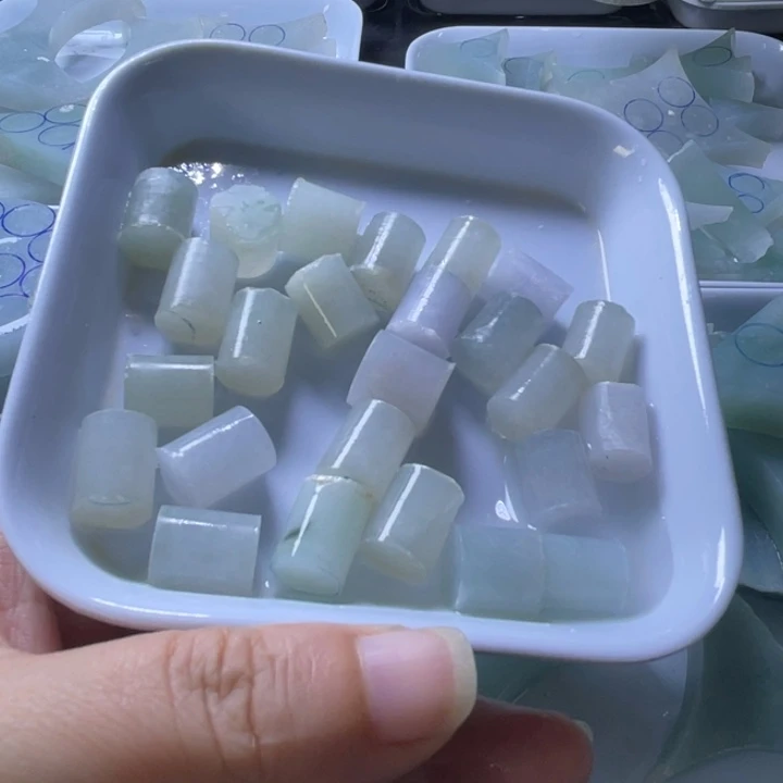 贵***哥定制翡翠未镶嵌福利珠子25颗