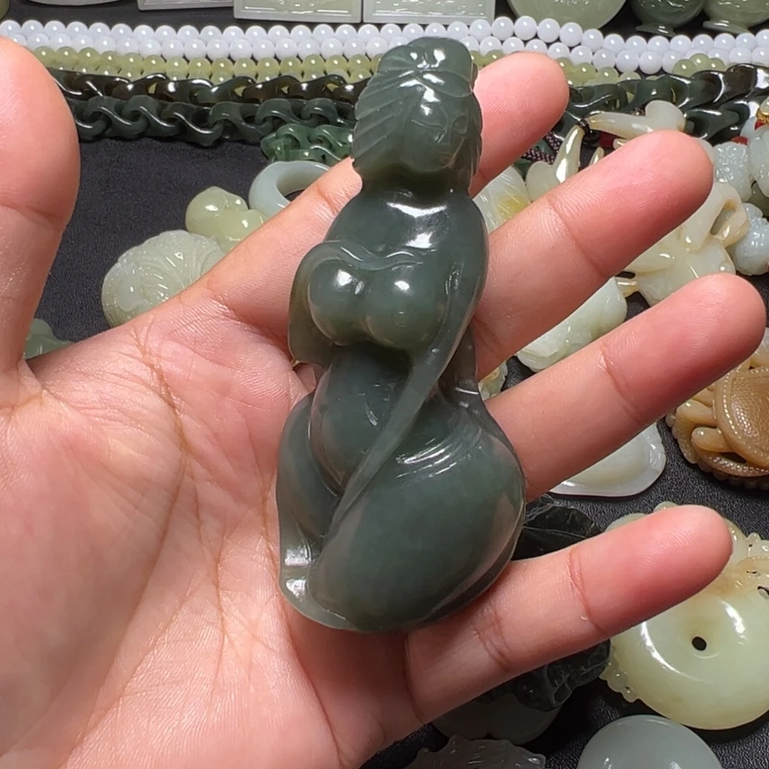 姜***明和田玉未镶嵌颈饰