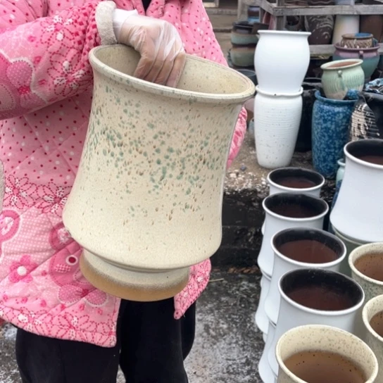 红陶口20高31瑕疵