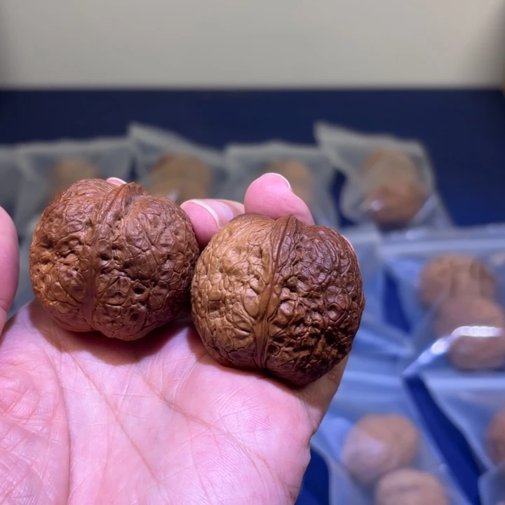 吊坠文玩核桃蟒纹虎头