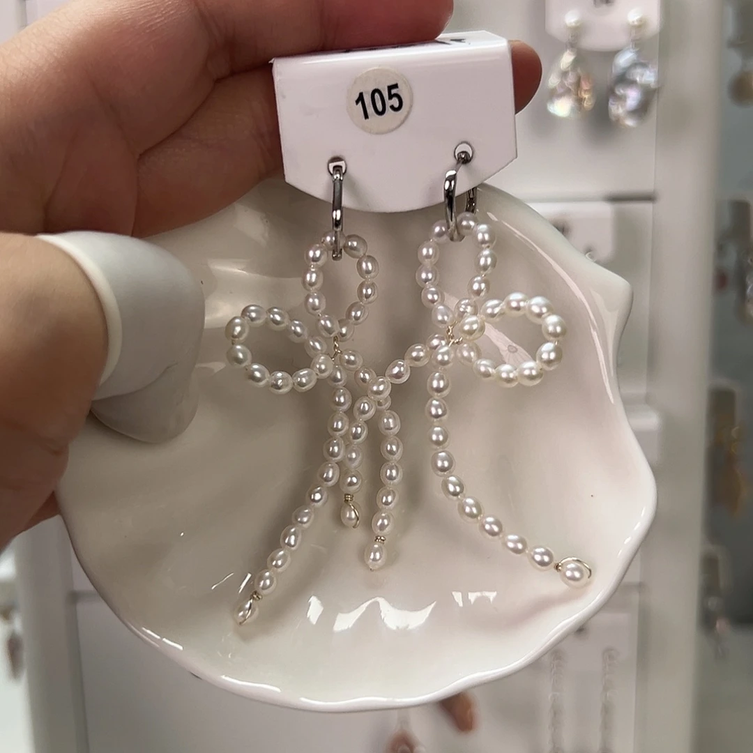 非金属巴洛克花瓣耳饰
