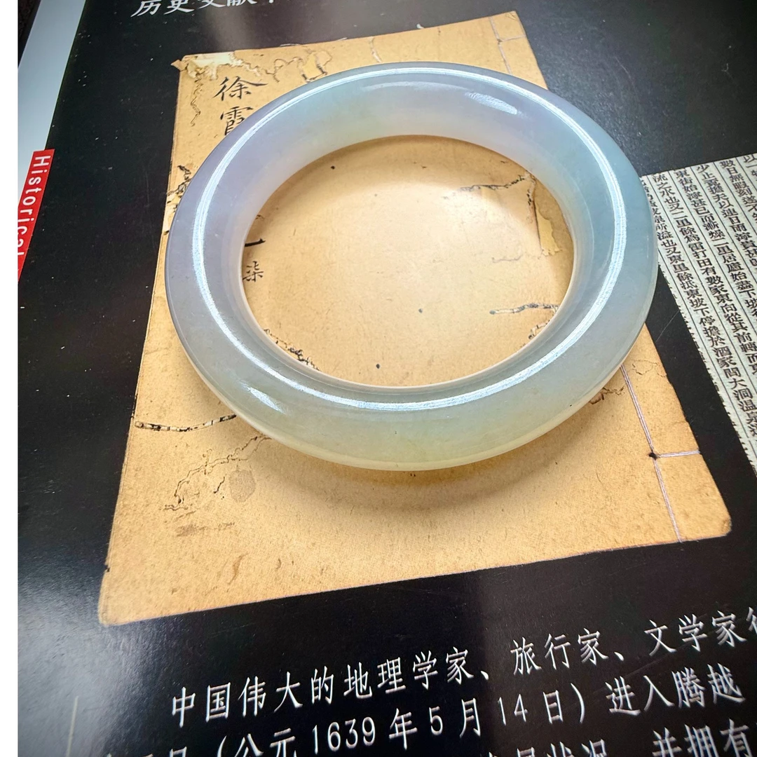 春彩老翡翠圆手镯