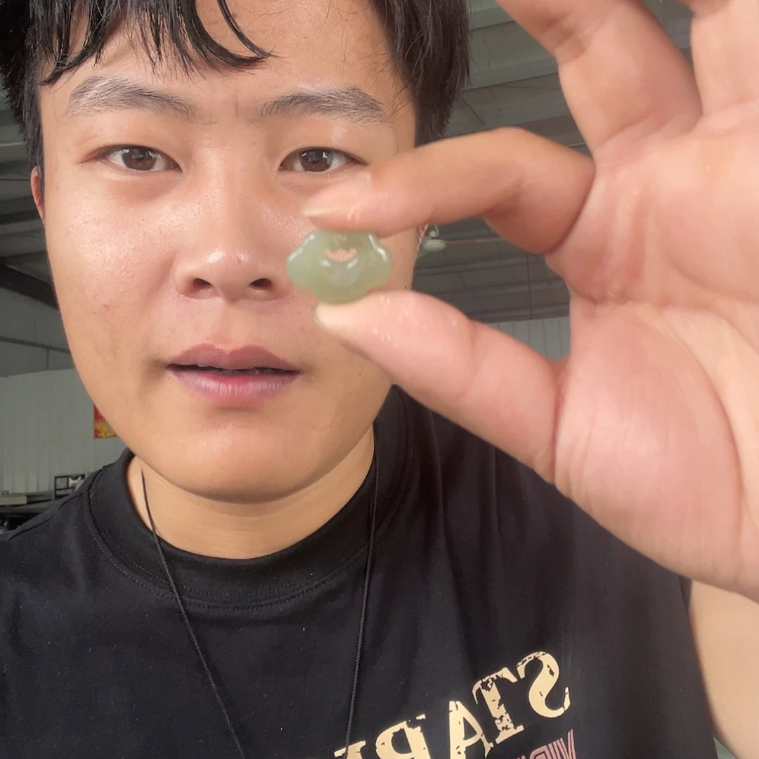 和田玉未镶嵌颈饰新疆且末料平安锁吊坠