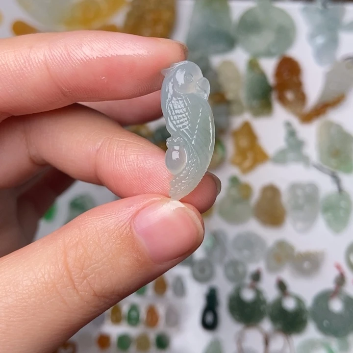 定制翡翠未镶嵌鹦鹉