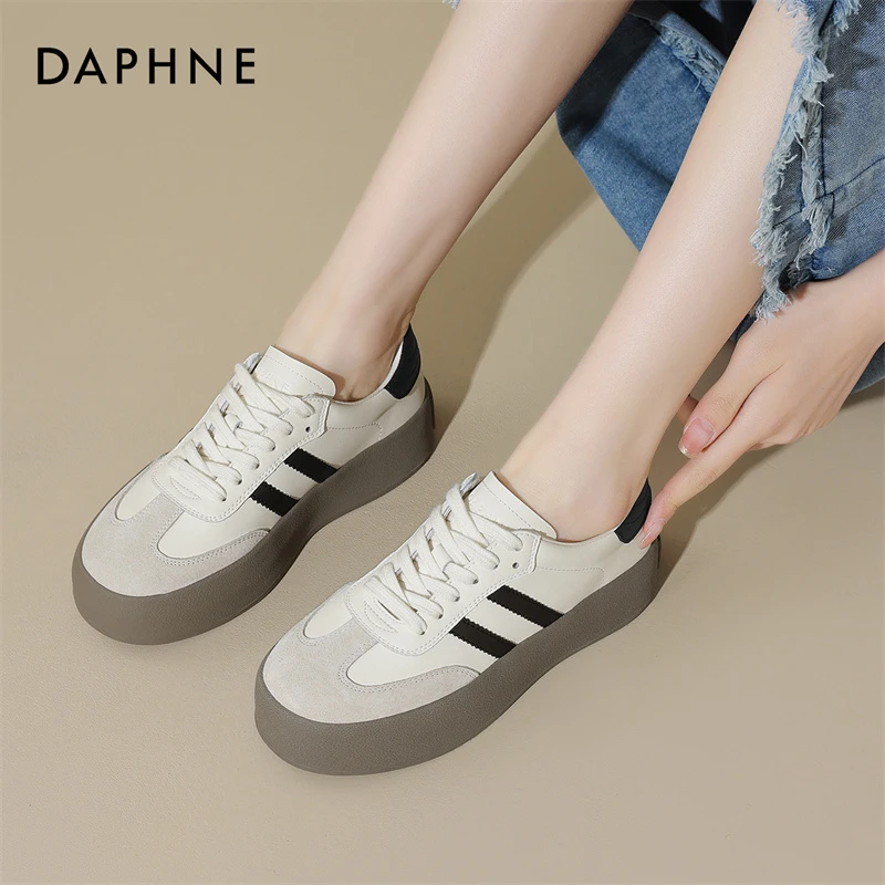 达芙妮鞋子德训鞋女款2025夏季新款超火厚底松糕鞋黑色百搭运动鞋