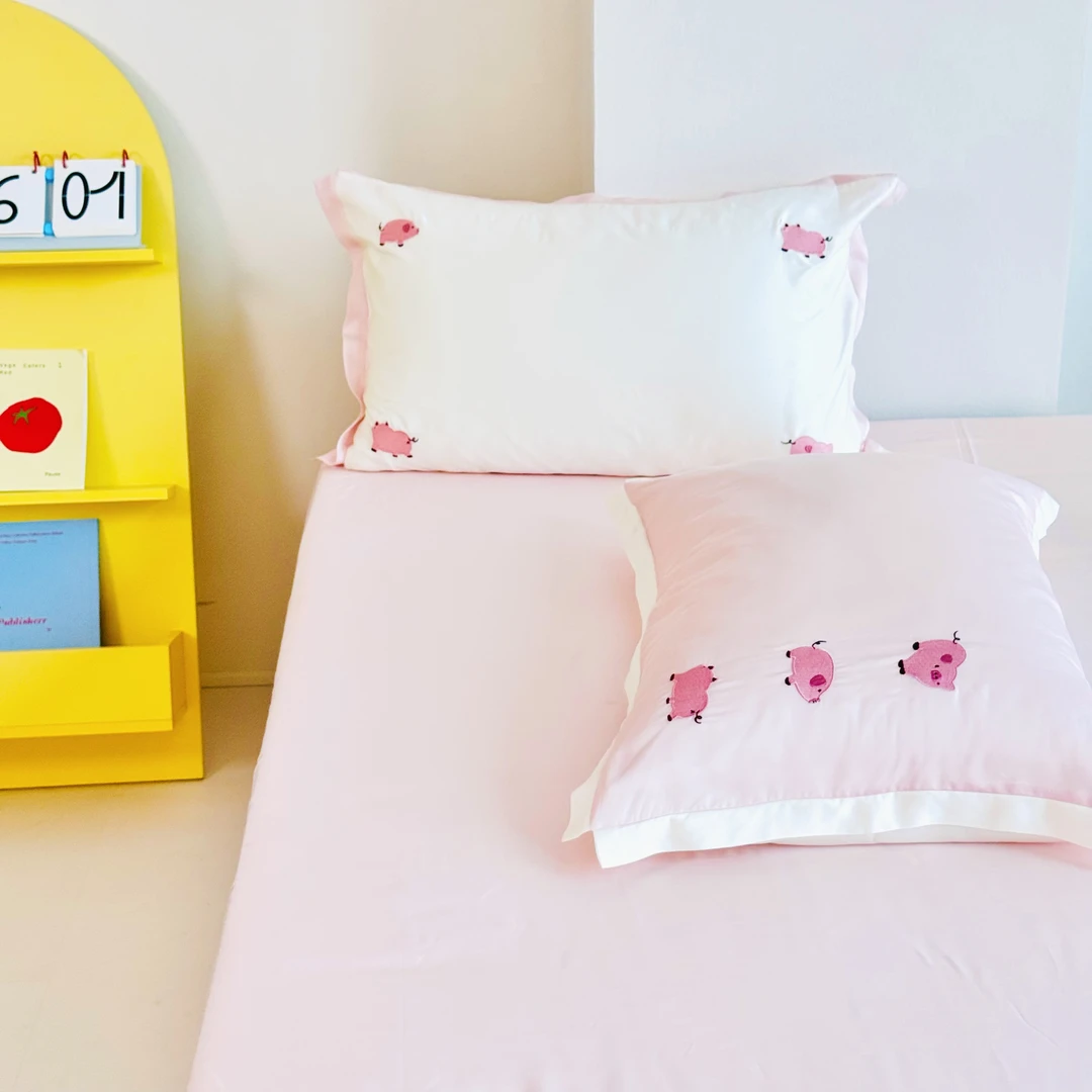 小猪的奇妙幻想天丝三件套 80支LF级兰精天丝刺绣可水洗床品套件