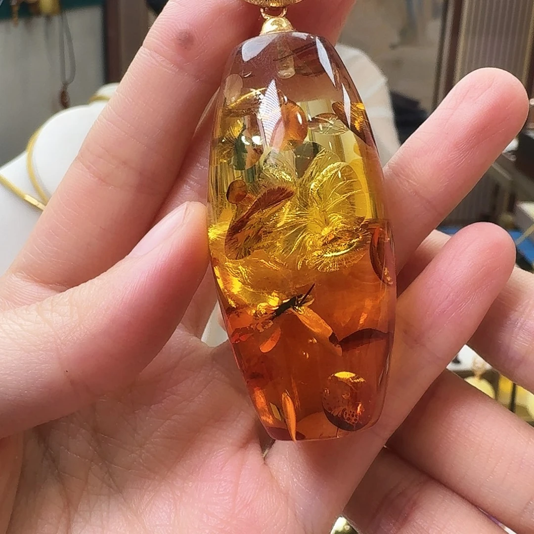 琥珀未镶嵌颈饰吊坠