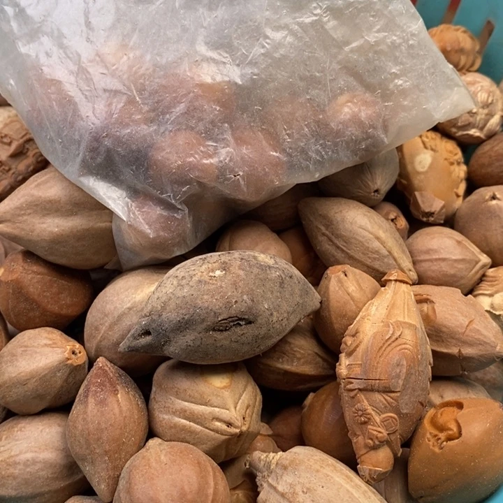 吊坠橄榄核坏核不退不了