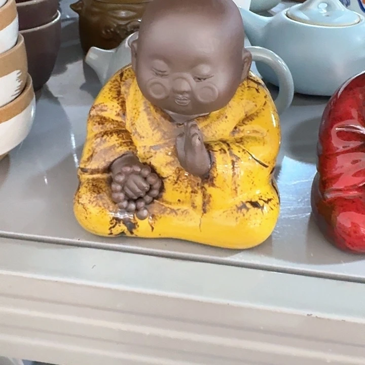 主人杯一个，瓷。品茗