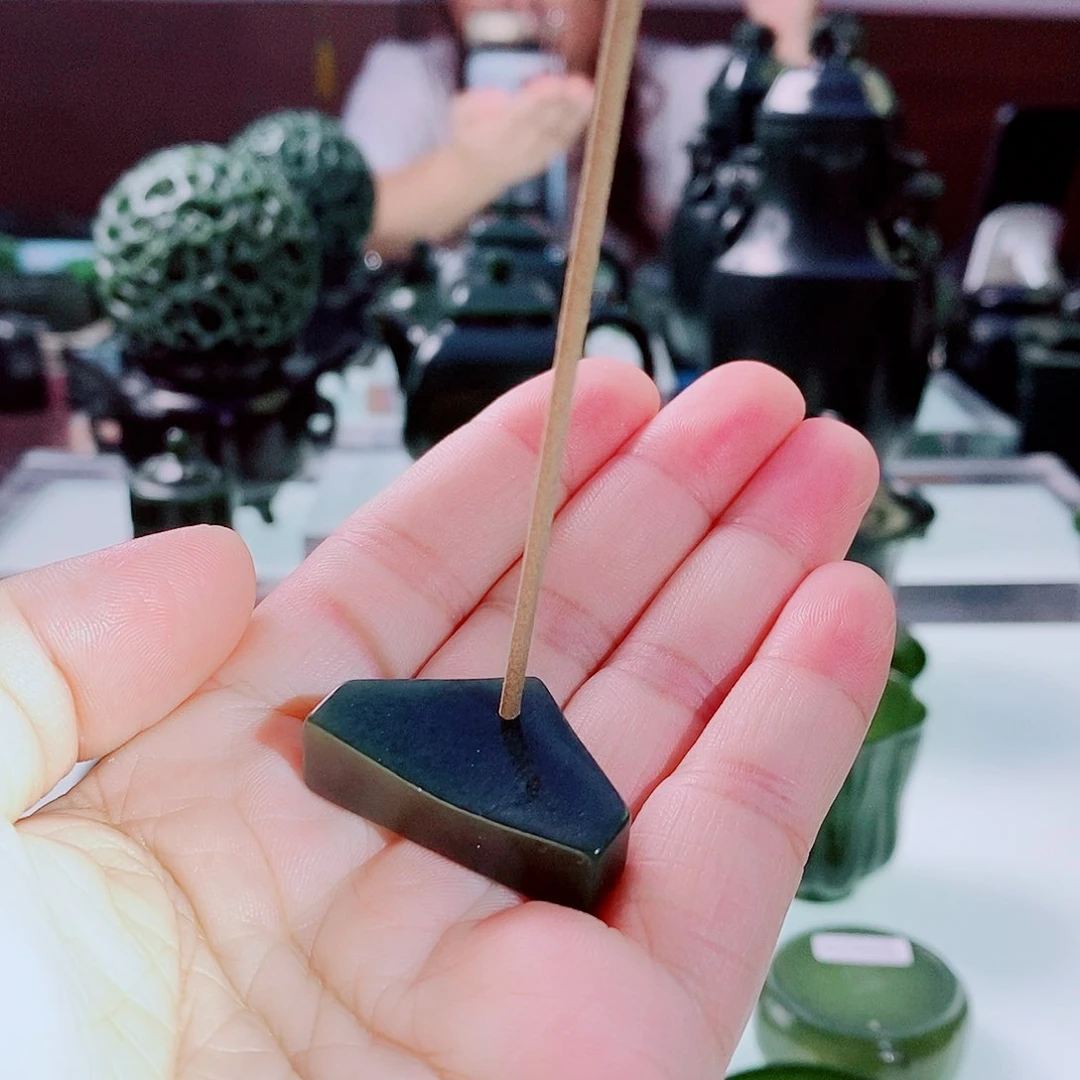 未镶嵌和田玉（青玉）摆件