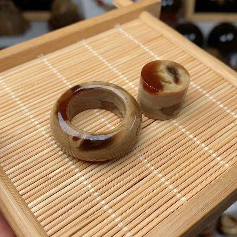 【闪购商品】未镶嵌琥珀（根珀）戒圈血根，圈口卡尺19.6mm