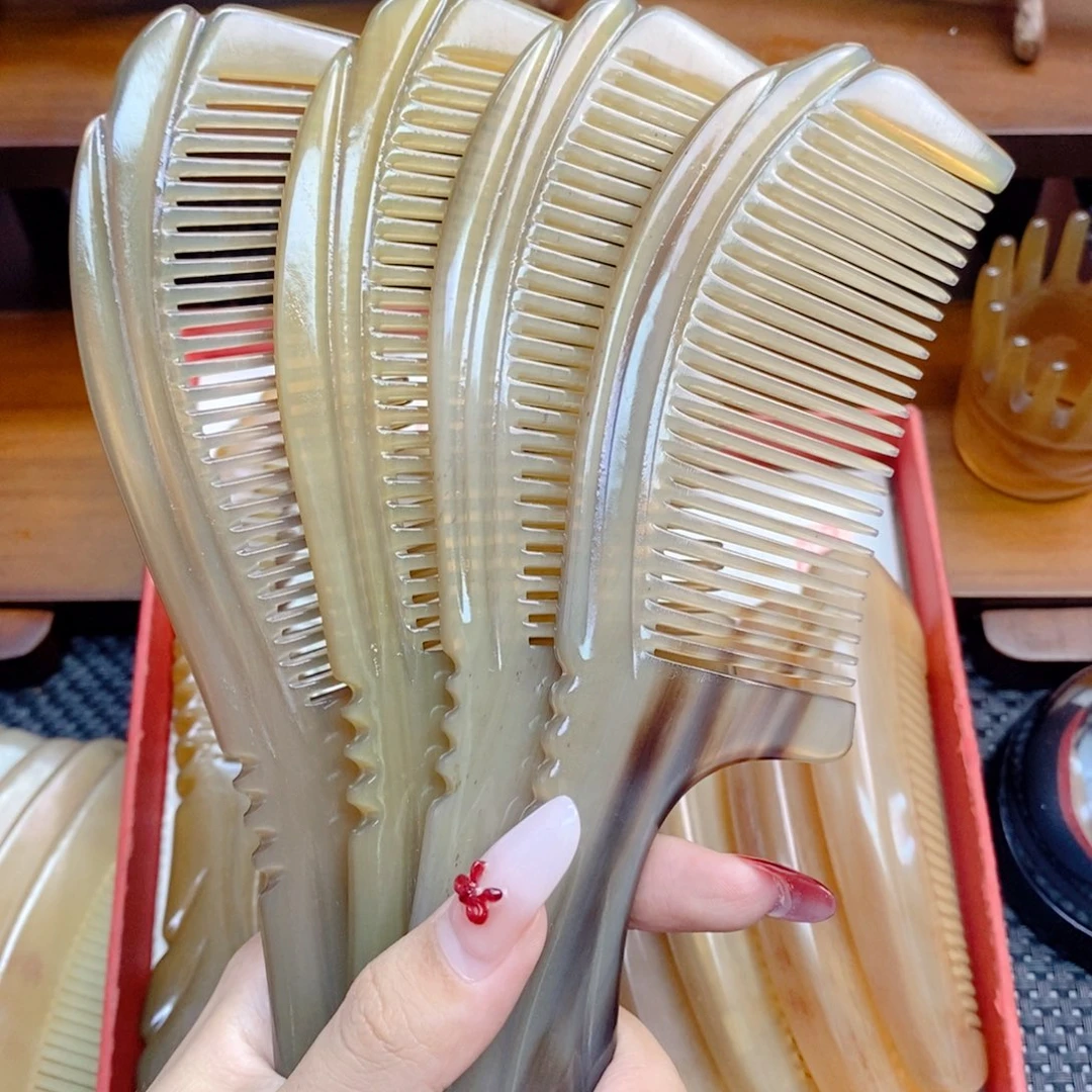 纯手工制作纯牛角梳子