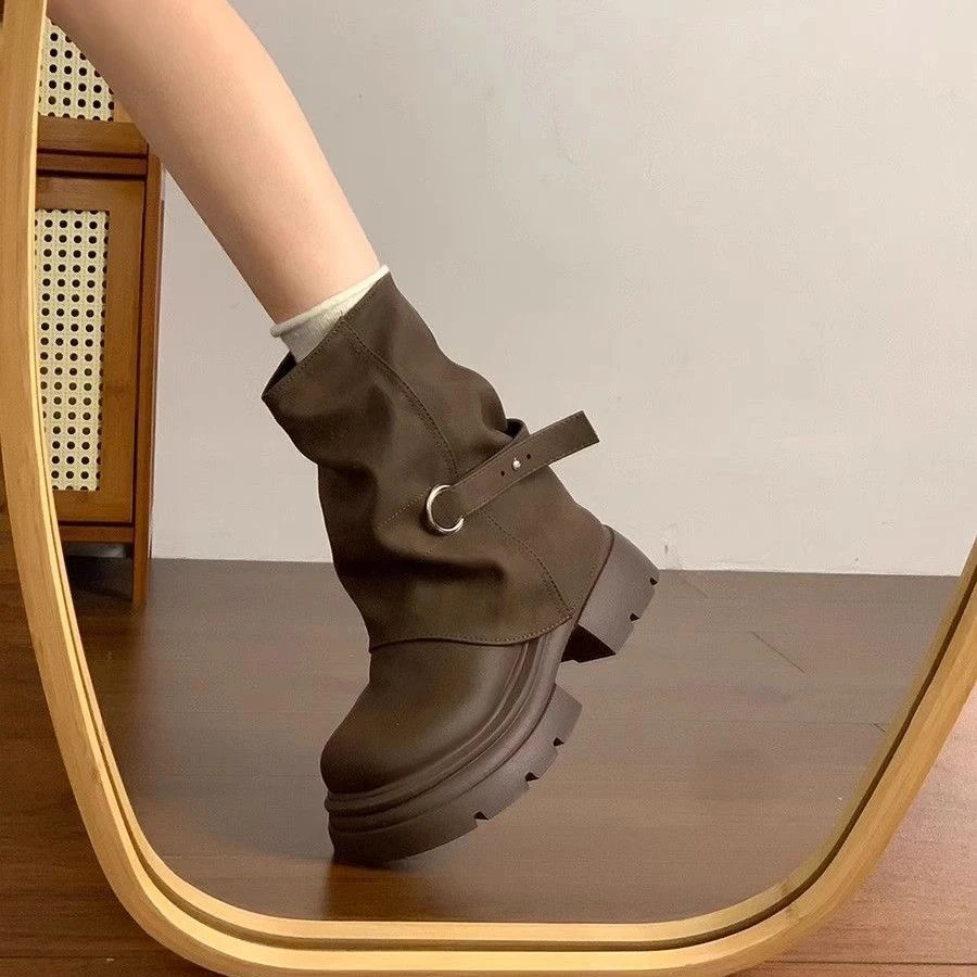 女秋冬中筒百搭靴子复古常规款筒靴英伦套筒马丁靴