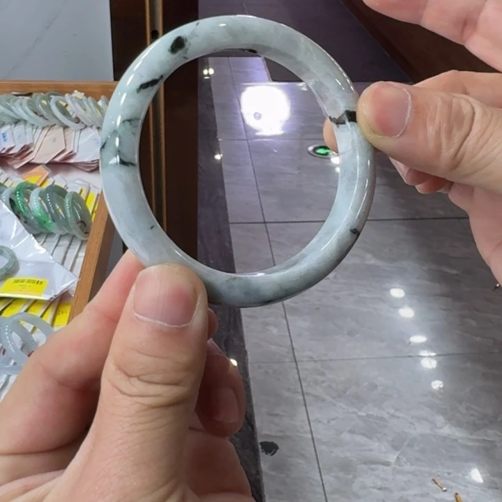 翡翠手镯未镶嵌纯天然缅甸翡翠Ａ货买断