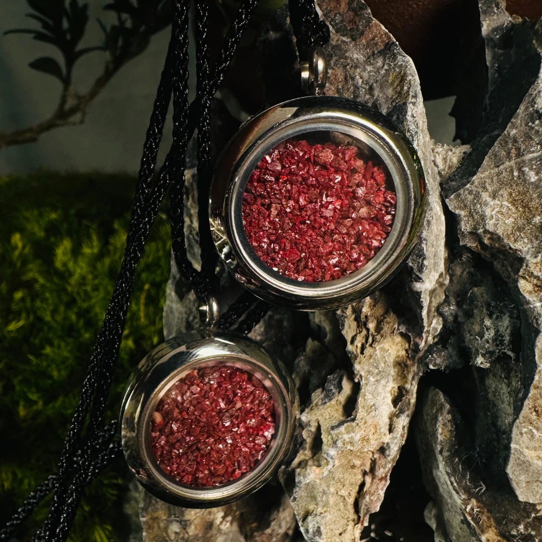 天然辰砂天然朱砂晶体颗粒