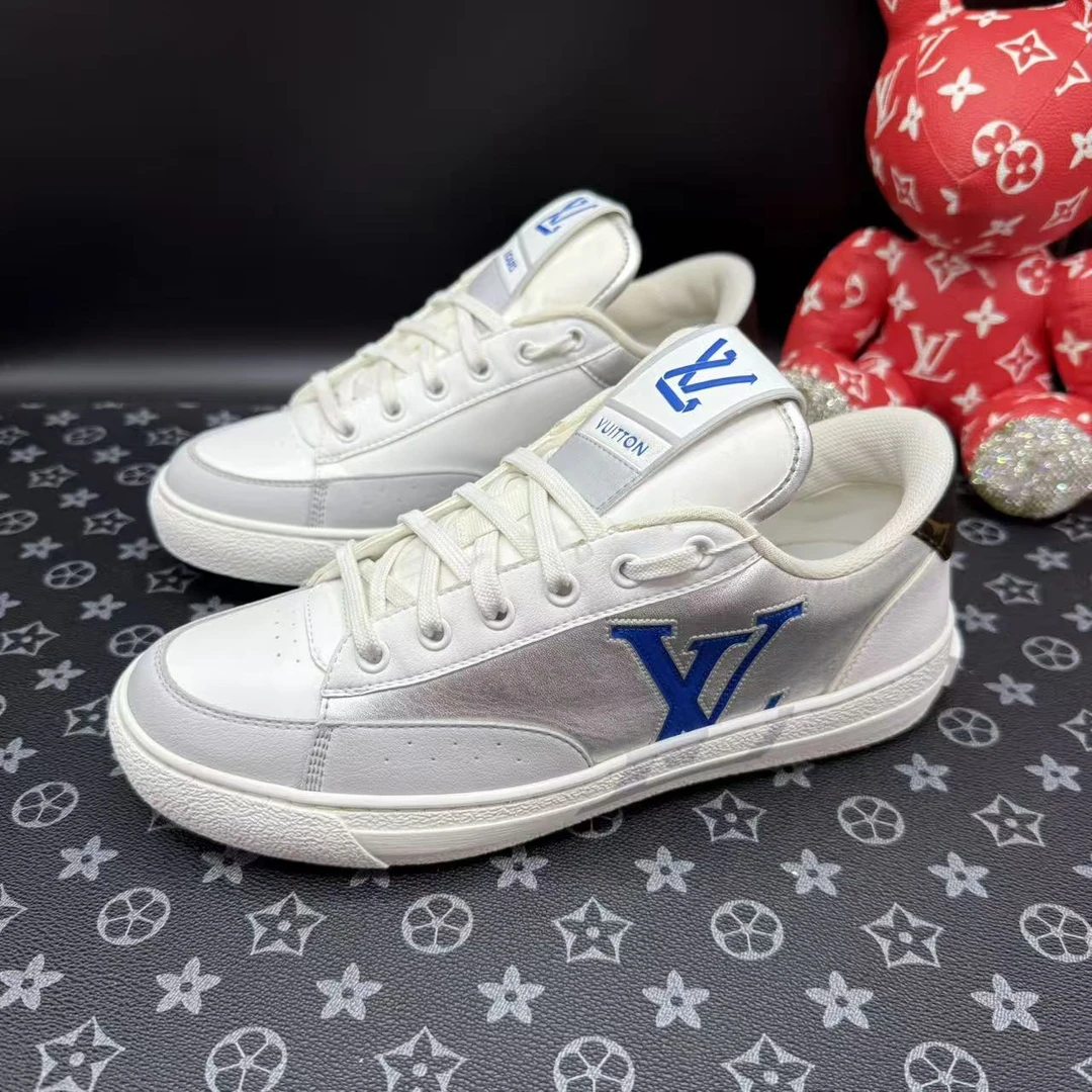 95新 LouisVuitton/路易威登 白银错位查理板鞋38.5欧码 kke690
