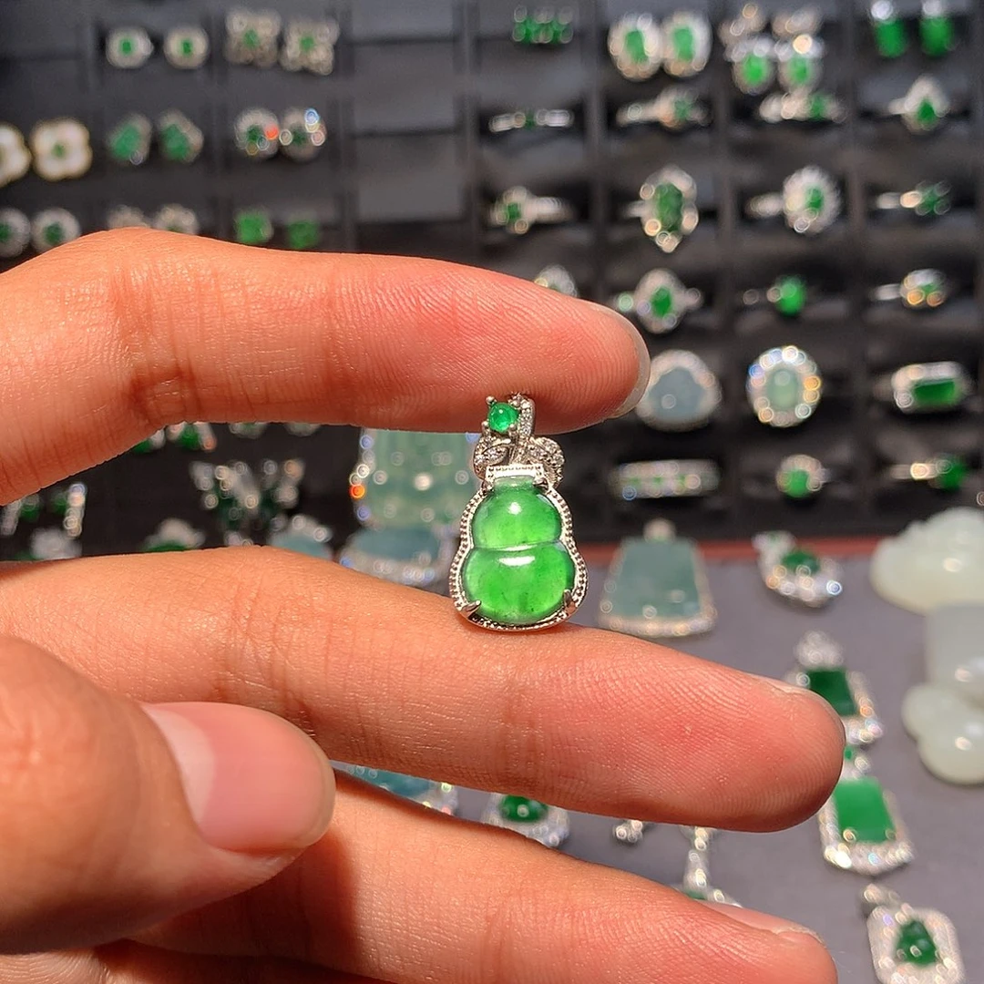 翡翠未镶嵌吊坠(不含链)