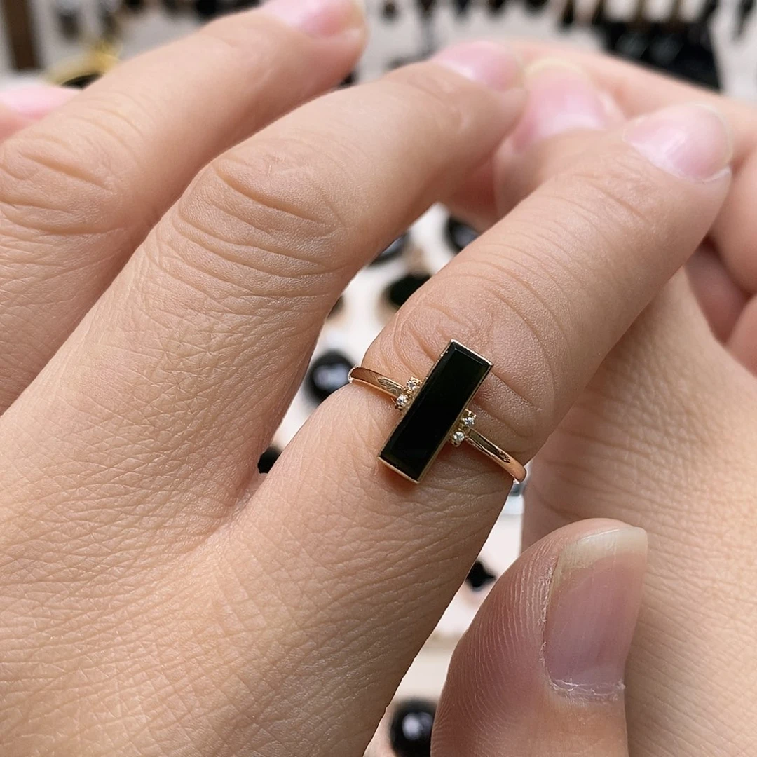 翡翠18K金镶嵌戒指