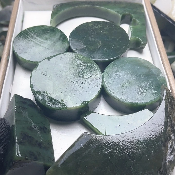 和田玉（糖玉）和田玉边角料9K金镶嵌艳***9