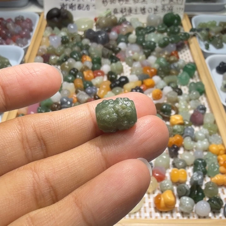 和田玉未镶嵌珠宝半成品