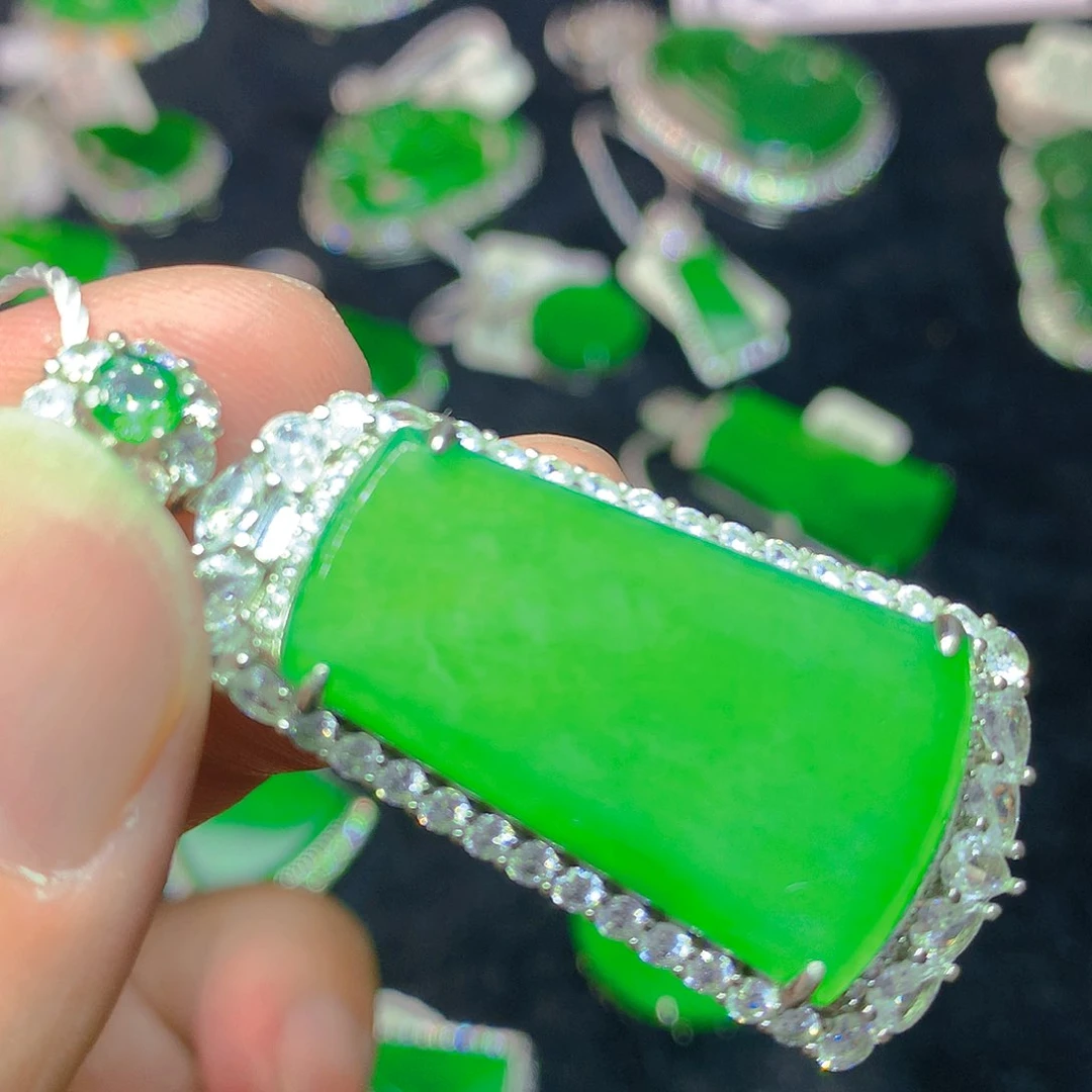 颈饰银S925镶嵌翡翠