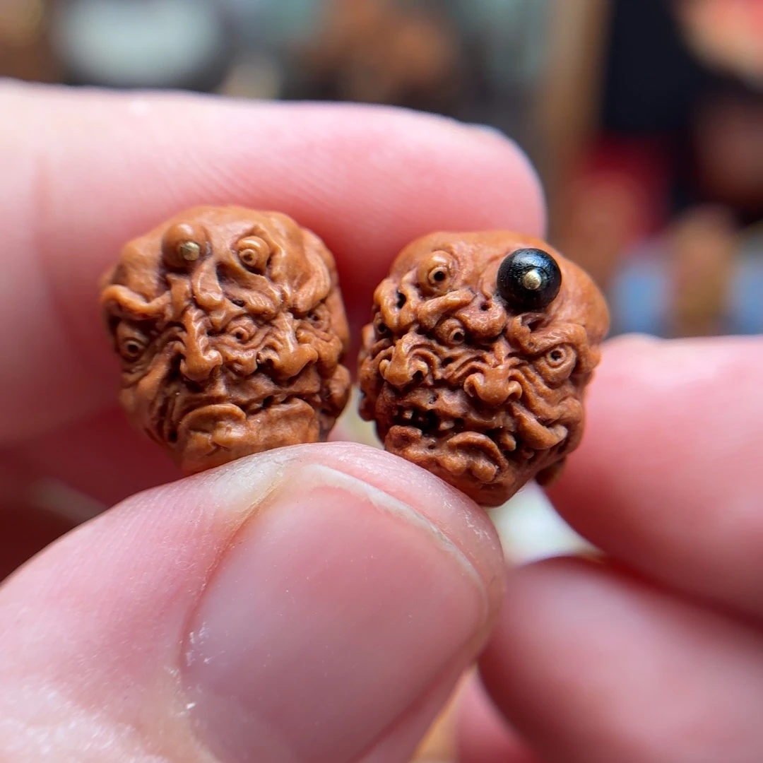 桃核雕刻怪面罗汉