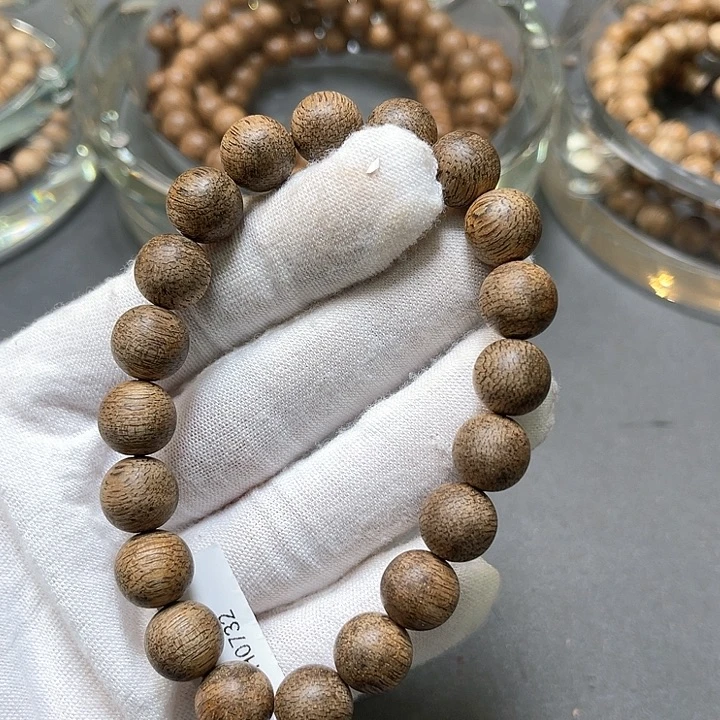 沉香手串文莱黑棋1.0mm多7克➕