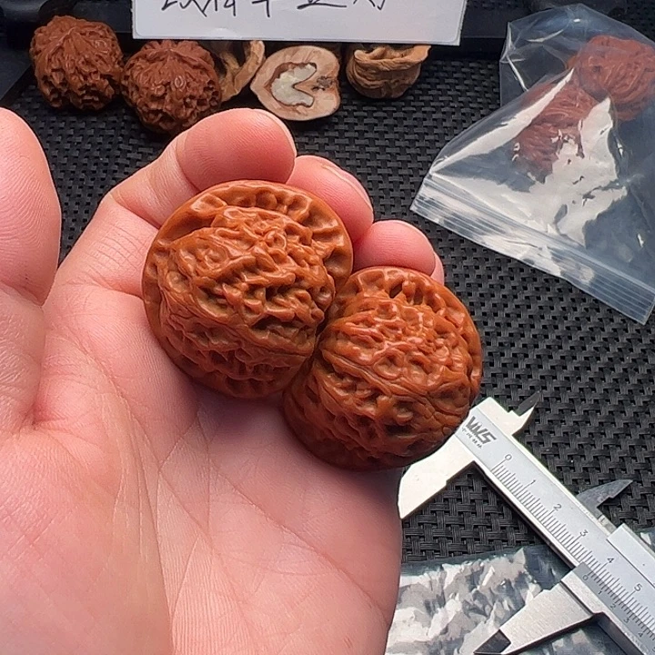 文玩核桃把件宫灯