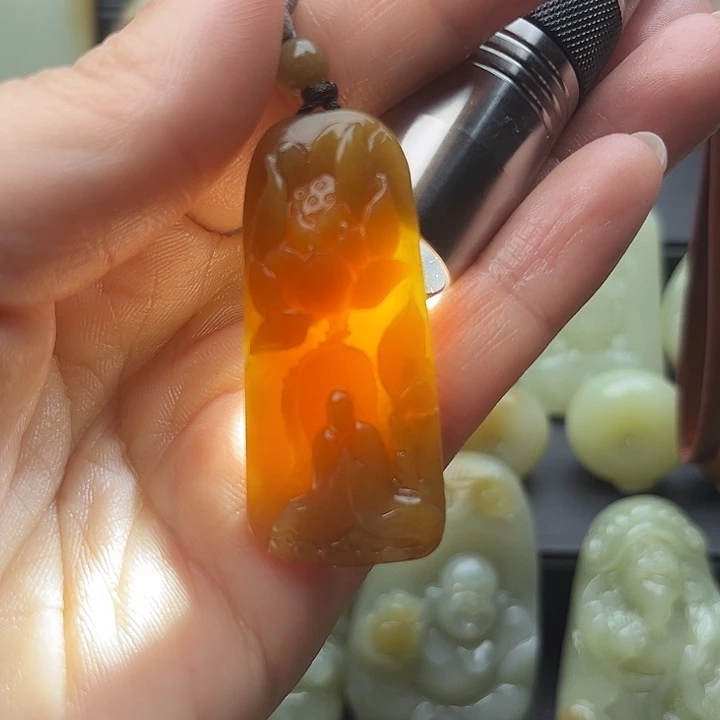 和田玉（糖玉）未镶嵌颈饰