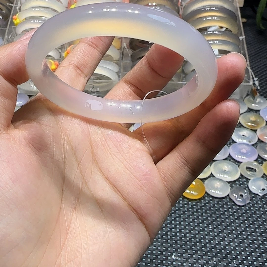 大***）玛瑙/玉髓未镶嵌手镯56白