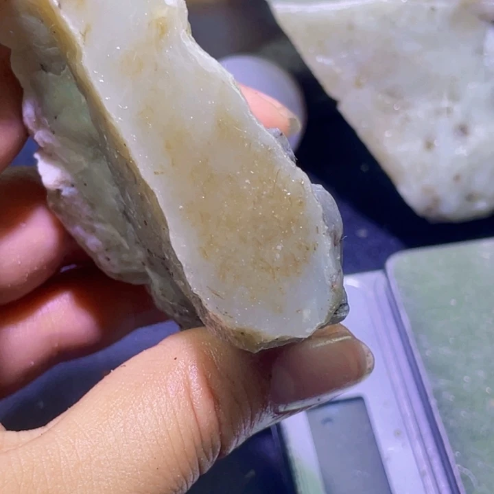 和田玉未镶嵌珠宝半成品