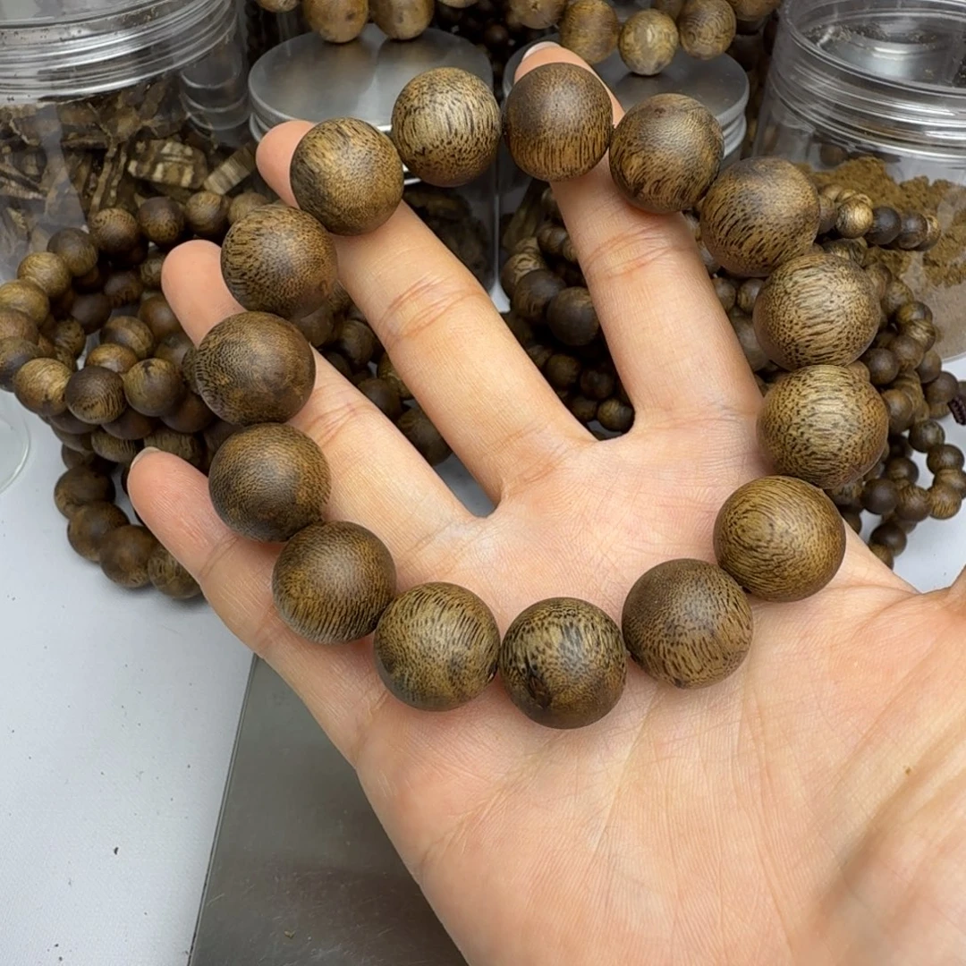 C***w手串沉香1.5规格的16克+