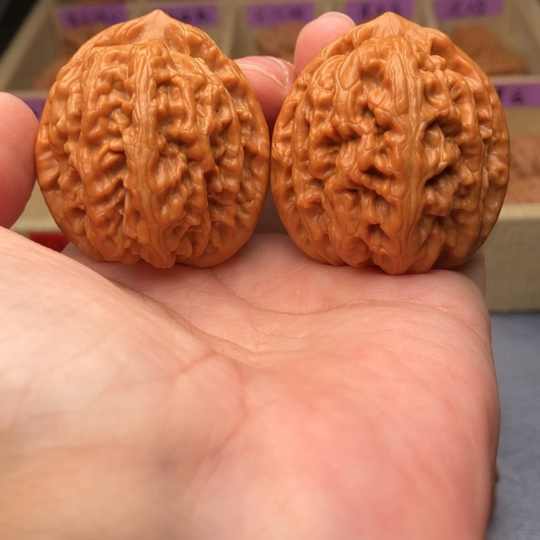 文玩核桃把件红锦鲤44（头货精品