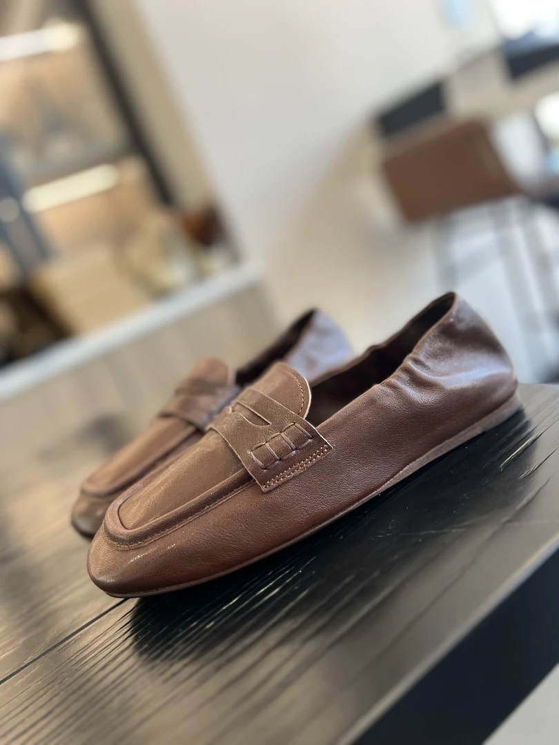 新款真皮褶皱方头平底复古懒人风百搭舒适一脚蹬乐福鞋女