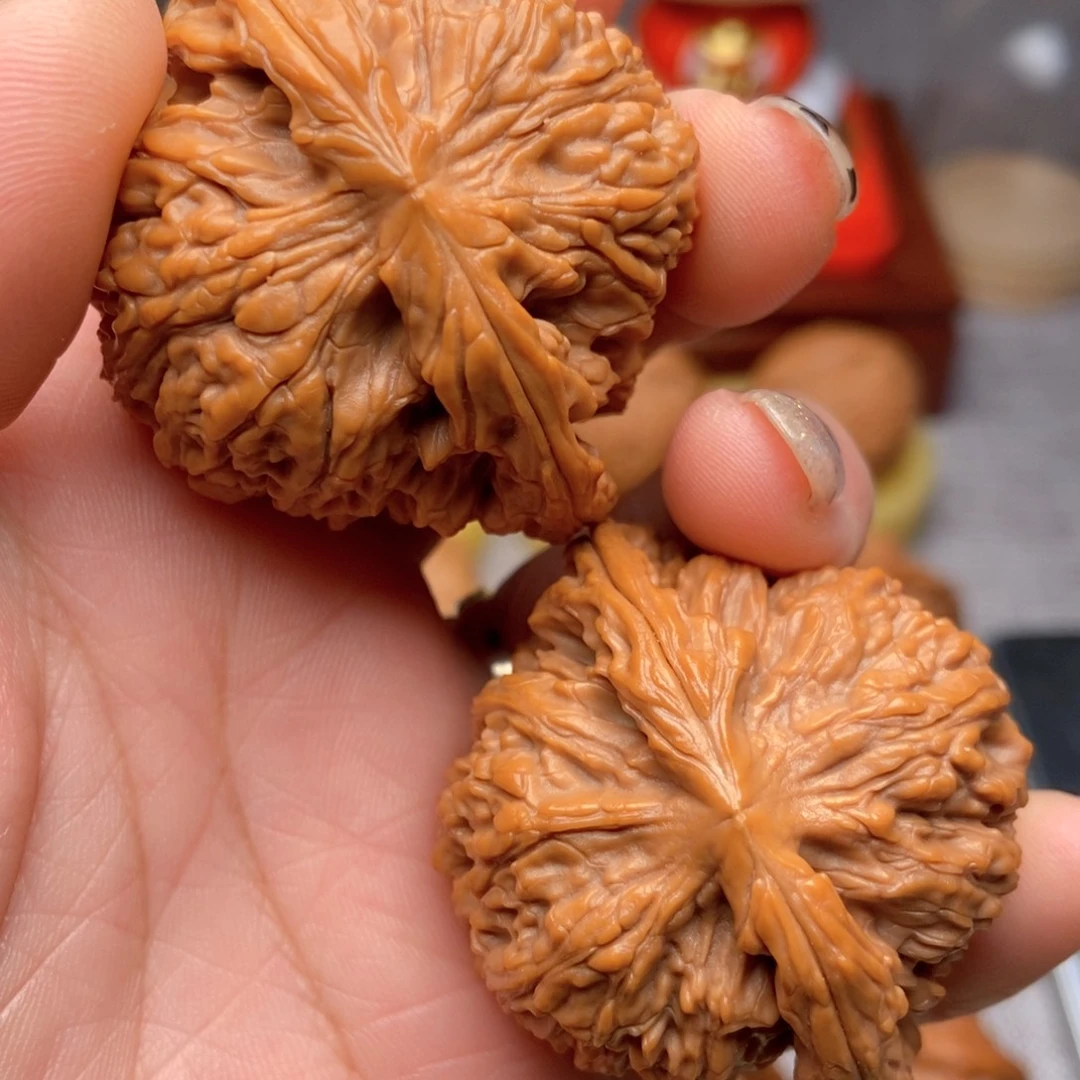 东***伙把件文玩核桃南疆石46全品