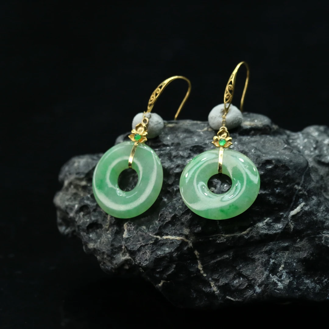 4天然缅甸翡翠A货18k甜甜圈耳饰/200888/上海嘉禾拍卖