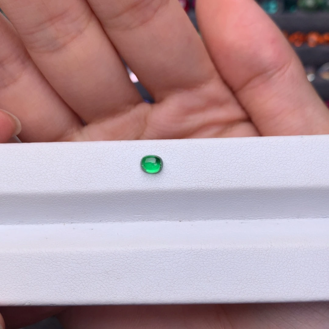 未镶嵌裸石石榴石（沙弗莱）0.57ct